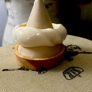 Cream colored swirl bangle